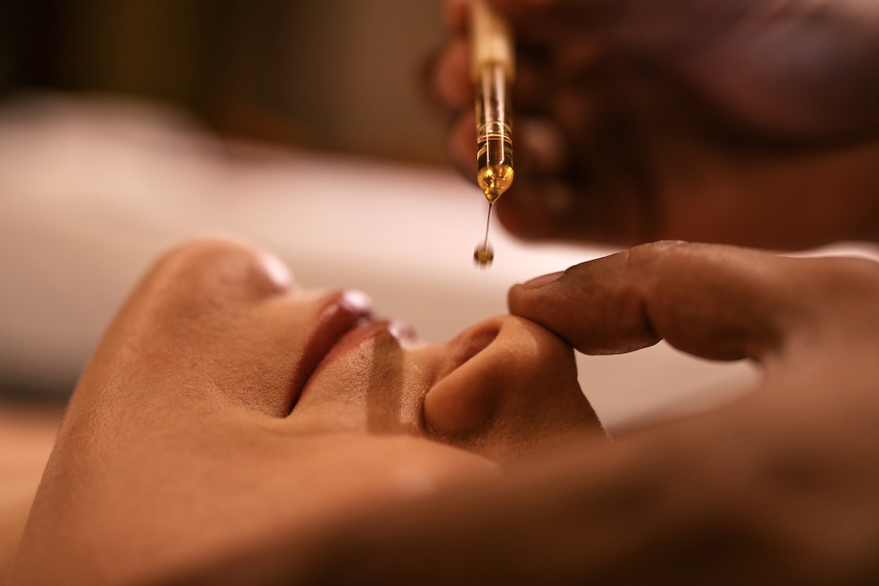 Objevte sílu ájurvédské terapie Nasya